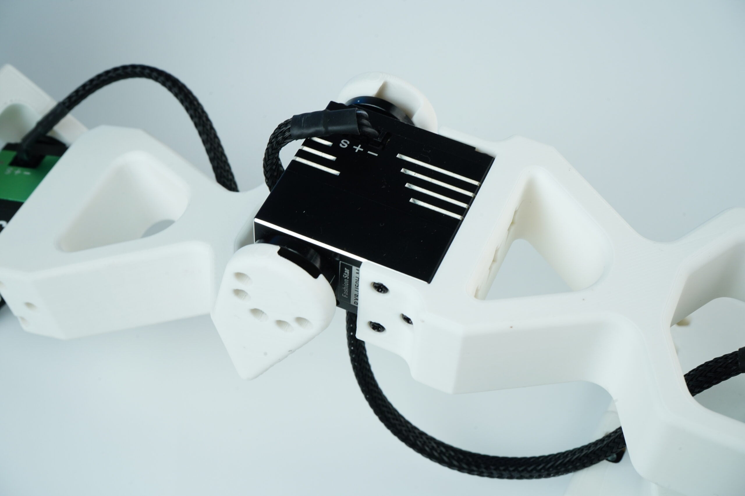 Star Arm 102 high-torque servo close-up